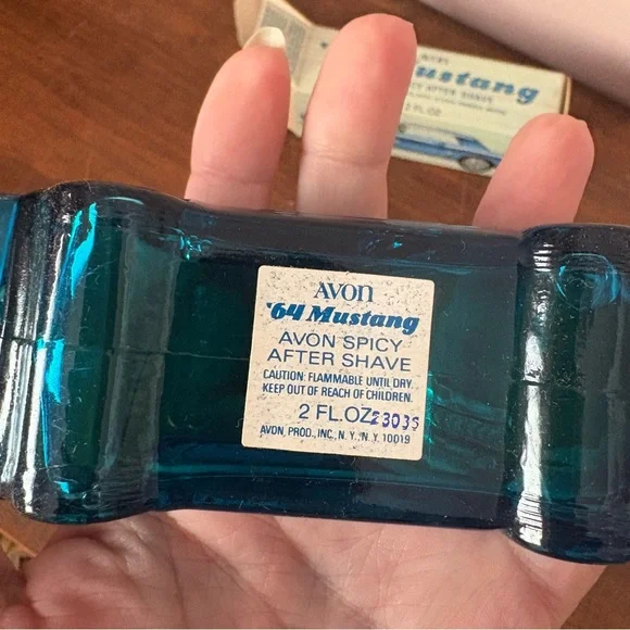 💚Avon Vintage 1964 Mustang Decanter - Picture 4 of 4
